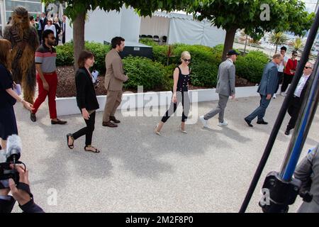 Emilia Clarke attends the photocall for 'Solo: A Star Wars Story' during the 71st annual Cannes Film Festival at Palais des Festivals| Emilia Clarke assiste au photocall de 'Solo : A Star Wars Story' lors du 71e Festival de Cannes au Palais des Festivals 15/05/2018 Stock Photo