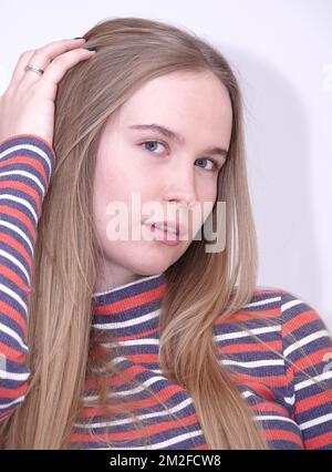 Porträt einer Blondine ohne Make-up Stockfoto