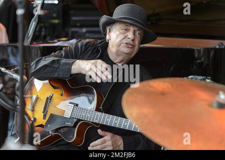 Das Jazz-Wochenende in Brüssel ist ein großartiger Ort. Philippe Catherine Live über den Grand-Place in Brüssel: JMQuinet/Reporter 26/05/2018 Stockfoto