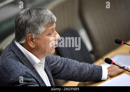 Flämischer Minister für Wohlfahrt, Jo Vandeurzen, auf einer Plenartagung des flämischen Parlaments am Mittwoch, den 30. Mai 2018 in Brüssel abgebildet. BELGA FOTO JASPER JACOBS Stockfoto