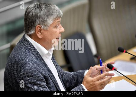 Flämischer Minister für Wohlfahrt, Jo Vandeurzen, auf einer Plenartagung des flämischen Parlaments am Mittwoch, den 30. Mai 2018 in Brüssel abgebildet. BELGA FOTO JASPER JACOBS Stockfoto