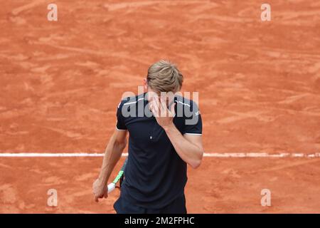 Der belgische David Goffin (ATP 9) reagiert während seines Tennisspiels gegen den Franzosen Gael Monfils (ATP 37) in der dritten Runde der MännerSingles beim Roland Garros French Open Tennis Turnier am Freitag, den 01. Juni 2018 in Paris, Frankreich. Die Hauptziehung des diesjährigen Roland Garros Grand Slam findet vom 27. Mai bis 10. Juni statt. BELGA FOTO BENOIT DOPPPAGNE Stockfoto