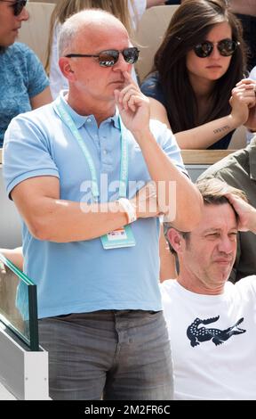 Goffins Vater Michel und Trainer Thierry Van Cleemput, das während der Fortsetzung des Tennisspiels zwischen dem belgischen David Goffin (ATP 9) und dem französischen Gael Monfils (ATP 37) in der dritten Runde der MännerSingles beim Roland Garros French Open Tennis Turnier in Paris, Frankreich, Samstag, 02. Juni 2018. Die Hauptziehung des diesjährigen Roland Garros Grand Slam findet vom 27. Mai bis 10. Juni statt. BELGA FOTO BENOIT DOPPPAGNE Stockfoto