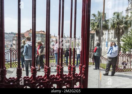 Die schöne Stadt Porto. Rund um den Mercado Ferreira Borges | La ville de Porto - Autour du marche Ferreira Borges 12/06/2018 Stockfoto