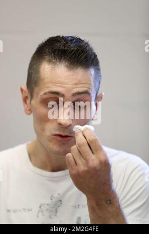 Dimitri Herman wurde auf einer Pressekonferenz von Atelier de l'Avenir in Grace-Hollogne mit dem Bruder von Lüttich, der am Mittwoch, den 20. Juni 2018, in Grace-Hollogne auf Benjamin Herman schoss, fotografiert. Einige Medien haben heute Morgen einen Durchsuchungsbefehl für Dimitri Herman angekündigt. Es wurde eine Pressekonferenz organisiert, um zu behaupten, dass es keine solche Erpressung gibt. Dimitri wurde von der Polizei nur als Zeuge nach der Schießerei mit seinem Bruder gehört. BELGA FOTO BENOIT DOPPPAGNE Stockfoto