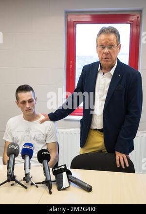 Dimitri Herman und Alain Klinkenberg, CEO von CIMEDE, wurden auf einer Pressekonferenz von Atelier de l'Avenir in Grace-Hollogne mit dem Bruder von Lüttich, der am Mittwoch, den 20. Juni 2018, Benjamin Herman in Grace-Hollogne erschoss, vorgestellt. Einige Medien haben heute Morgen einen Durchsuchungsbefehl für Dimitri Herman angekündigt. Es wurde eine Pressekonferenz organisiert, um zu behaupten, dass es keine solche Erpressung gibt. Dimitri wurde von der Polizei nur als Zeuge nach der Schießerei mit seinem Bruder gehört. BELGA FOTO BENOIT DOPPPAGNE Stockfoto