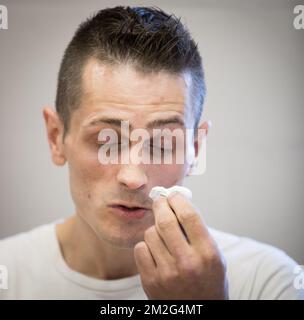 Dimitri Herman wurde auf einer Pressekonferenz von Atelier de l'Avenir in Grace-Hollogne mit dem Bruder von Lüttich, der am Mittwoch, den 20. Juni 2018, in Grace-Hollogne auf Benjamin Herman schoss, fotografiert. Einige Medien haben heute Morgen einen Durchsuchungsbefehl für Dimitri Herman angekündigt. Es wurde eine Pressekonferenz organisiert, um zu behaupten, dass es keine solche Erpressung gibt. Dimitri wurde von der Polizei nur als Zeuge nach der Schießerei mit seinem Bruder gehört. BELGA FOTO BENOIT DOPPPAGNE Stockfoto