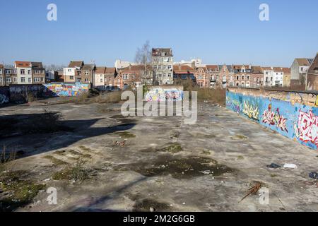 Baustelle auf einem Gelände auf einem alten Fabrikgelände | Terrain industriel en friche puis assaini en vue de Rehabilitation pour de nouvelles Construction appartements or bureaux 21/06/2018 Stockfoto