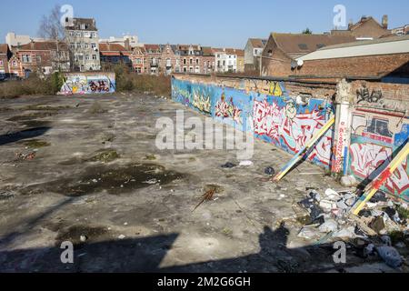 Baustelle auf einem Gelände auf einem alten Fabrikgelände | Terrain industriel en friche puis assaini en vue de Rehabilitation pour de nouvelles Construction appartements or bureaux 21/06/2018 Stockfoto