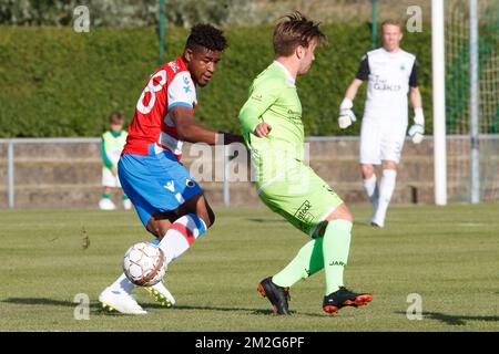 Der Club Brendon Schoonbaert kämpft um den Ball während eines freundlichen Spiels, dem ersten der neuen Saison 2018-2019 für Club Brügge, zwischen KFC Heist und Club Brügge, in Heist-Aan-Zee, Freitag, den 22. Juni 2018. BELGA FOTO KURT DESPLENTER Stockfoto