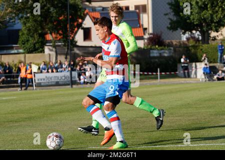 Jelle Vossen des Clubs kämpft um den Ball während eines freundlichen Spiels, dem ersten der neuen Saison 2018-2019 für Club Brügge, zwischen KFC Heist und Club Brügge, in Heist-Aan-Zee, Freitag, den 22. Juni 2018. BELGA FOTO KURT DESPLENTER Stockfoto