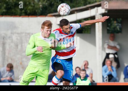 Ivan Tomecak des Clubs kämpft um den Ball während eines freundlichen Spiels, dem ersten der neuen Saison 2018-2019 für Club Brügge, zwischen KFC Heist und Club Brügge, in Heist-Aan-Zee, Freitag, den 22. Juni 2018. BELGA FOTO KURT DESPLENTER Stockfoto