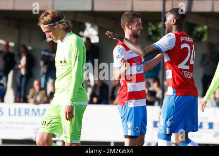 Die Siebe Schrijvers des Clubs feiern nach einem Treffer bei einem freundlichen Spiel, dem ersten der neuen Saison 2018-2019 für Club Brügge, zwischen KFC Heist und Club Brügge, in Heist-Aan-Zee, Freitag, den 22. Juni 2018. BELGA FOTO KURT DESPLENTER Stockfoto