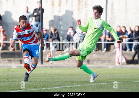 Siebe Schrijvers des Clubs kämpft um den Ball bei einem freundlichen Spiel, dem ersten der neuen Saison 2018-2019 für Club Brügge, zwischen KFC Heist und Club Brügge, in Heist-Aan-Zee, Freitag, den 22. Juni 2018. BELGA FOTO KURT DESPLENTER Stockfoto