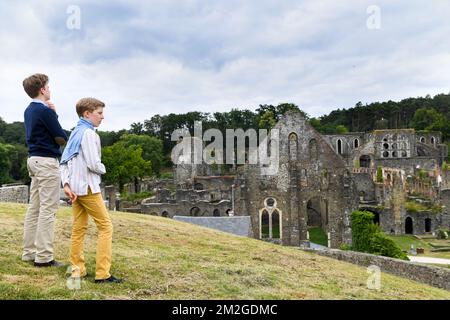 Prinz Gabriel und Prinz Emmanuel, fotografiert bei einem Fotoshooting des Urlaubs der belgischen Königsfamilie in der Abtei Villers in Villers-la-Ville, Sonntag, den 24. Juni 2018. BELGA-FOTOPOOL FREDERIC SIERAKOWSKI Stockfoto