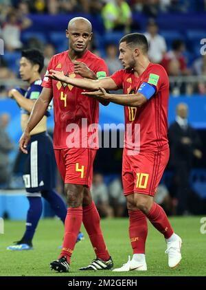 Vincent Kompany aus Belgien und Eden Hazard aus Belgien bildeten in einer Runde von 16 zwischen der belgischen Fußballnationalmannschaft Red Devils und Japan am Montag, den 02. Juli 2018 in Rostow, Russland. BELGA FOTO LAURIE DIEFFEMBACQ Stockfoto