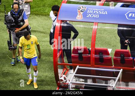 Brasiliens Neymar verlässt das Spielfeld, nachdem er ein Fußballspiel zwischen der belgischen Nationalmannschaft der Red Devils und Brasilien am Freitag, den 06. Juli 2018, dem Viertelfinale der FIFA-Weltmeisterschaft 2018, in Kasan, Russland, verloren hat. BELGA FOTO LAURIE DIEFFEMBACQ Stockfoto