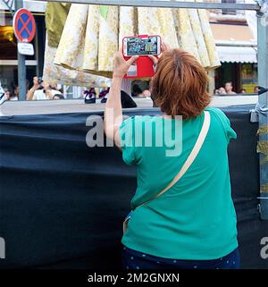 Filmen mit einem Smartphone | Filmer avec un Smartphone 08/07/2018 Stockfoto