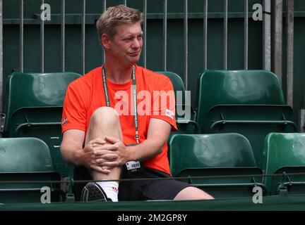 Reginald Willems, coach of Louis Herman pictured during a tennis match between Belgian Louis Herman and US Trey Hilderbrand, in round two of the boys singles at the 2018 Wimbledon grand slam tennis tournament at the All England Tennis Club, in south-west London, Britain, Tuesday 10 July 2018. BELGA PHOTO VIRGINIE LEFOUR Stockfoto