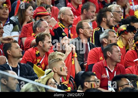 Die Fans reagieren während des Halbfinalspiels zwischen der französischen Nationalmannschaft „Les Bleus“ und der belgischen Nationalmannschaft „Red Devils“ am Dienstag, den 10. Juli 2018 in Sankt Petersburg, Russland. BELGA FOTO DIRK WAEM Stockfoto