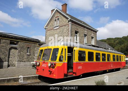 Zug der Fyfties auf der Eisenbahn | Chemin de fer du Bocq avec des trains des annes cinquante 05/08/2018 Stockfoto