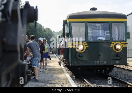 Zug der Fyfties auf der Eisenbahn | Chemin de fer du Bocq avec des trains des annes cinquante 05/08/2018 Stockfoto