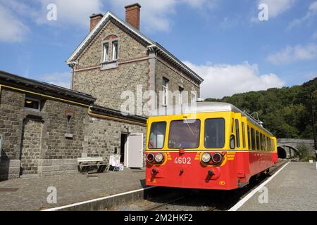 Zug der Fyfties auf der Eisenbahn | Chemin de fer du Bocq avec des trains des annes cinquante 05/08/2018 Stockfoto