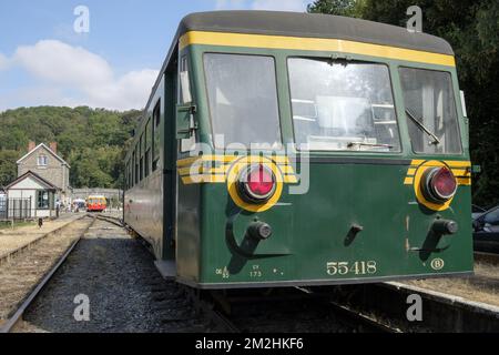 Zug der Fyfties auf der Eisenbahn | Chemin de fer du Bocq avec des trains des annes cinquante 05/08/2018 Stockfoto