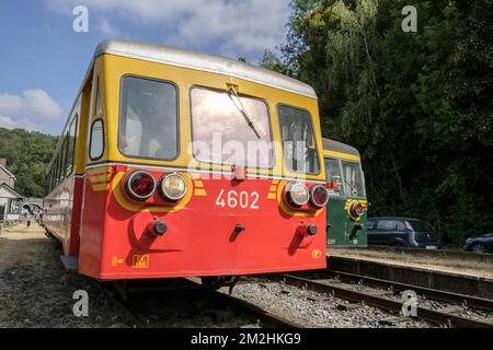 Zug der Fyfties auf der Eisenbahn | Chemin de fer du Bocq avec des trains des annes cinquante 05/08/2018 Stockfoto