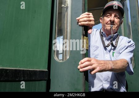 Zug der Fyfties auf der Eisenbahn | Chemin de fer du Bocq avec des trains des annes cinquante 05/08/2018 Stockfoto