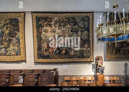 Wandteppiche aus dem 17.. Und 18.. Jahrhundert in der Kollegialkirche St. Walburga / Sint-Walburgakerk in der Stadt Oudenaarde, Ostflandern, Belgien | Tapisserie dans la collégiale Sainte-Walburge à Audenarde, Flandre-Orientale, Belgique 14/08/2018 Stockfoto