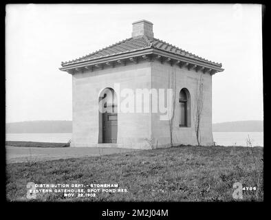 Distribution Department, Low Service Spot Pond Reservoir, Eastern Gatehouse, Stoneham, Mass., Nov. 22, 1902 , waterworks, reservoirs water distribution structures, gatehouses Stock Photo