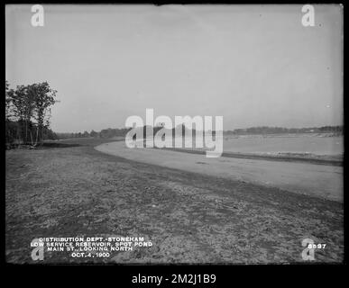 Distribution Department, Low Service Spot Pond Reservoir, Main Street, looking northerly, Stoneham, Mass., Oct. 4, 1900 , waterworks, reservoirs water distribution structures Stock Photo