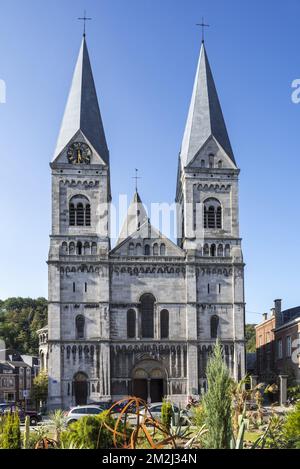 Neomaneske Kirche St. Remacle / Eglise Notre-Dame et Saint Remacle de Spa in der Stadt Spa, Lüttich, Belgien | Eglise Notre-Dame et Saint Remacle de Spa dans la ville de Spa, Liége, Belgique 23/08/2018 Stockfoto