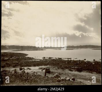 Vertriebsabteilung, Low Service Spot Pond Reservoir, Stoneham, Massachusetts, Ca. 1900 , Wasserwerke, Reservoirs, Wasserverteilungsstrukturen, Baustellen Stockfoto