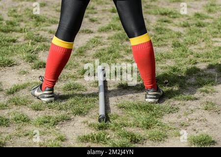 Quidditch-Match – um den Ball zu schießen, muss er über einen der drei Ringe gelegt werden. Die Geme ist von den Harry Potter Geschichten inspiriert | Match de Quidditch - CE Sport est Tire des aventures d'Harry Potter 26/08/2018 Stockfoto