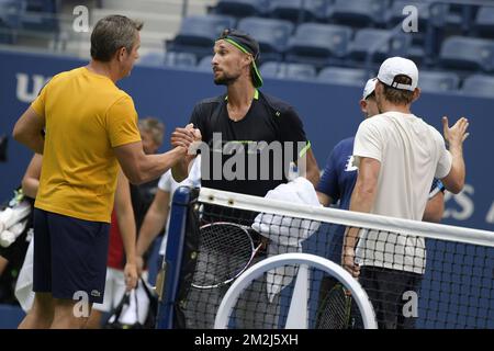 Goffins Coach Thierry Van Cleemput , belgischer Ruben Bemelmans und belgischer David Goffin, die nach einem Training vor dem US Open Grand Slam-Tennisturnier 118. in Flushing Meadow, New York City, USA, am Sonntag, den 26. August 2018, fotografiert wurden. BELGA FOTO YORICK JANSENS Stockfoto