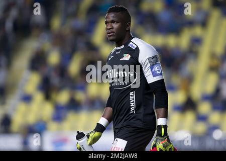 Oostends Torwart Fabrice Ondoa wurde während des Spiels der Jupiler Pro League zwischen STVV und KV Oostende am Samstag, den 01. September 2018, in Sint-Truiden am sechsten Tag der Jupiler Pro League, der belgischen Fußballmeisterschaftssaison 2018-2019, fotografiert. BELGA FOTO KRISTOF VAN ACCOM Stockfoto