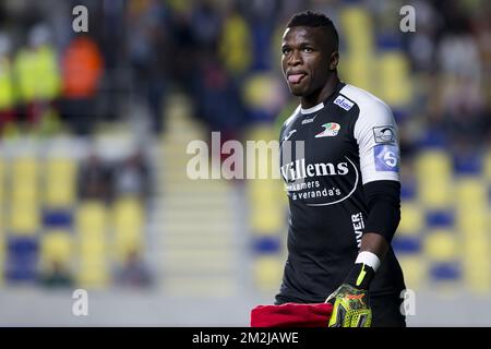 Oostends Torwart Fabrice Ondoa wurde während des Spiels der Jupiler Pro League zwischen STVV und KV Oostende am Samstag, den 01. September 2018, in Sint-Truiden am sechsten Tag der Jupiler Pro League, der belgischen Fußballmeisterschaftssaison 2018-2019, fotografiert. BELGA FOTO KRISTOF VAN ACCOM Stockfoto