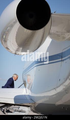 Der stellvertretende Ministerpräsident und Außenminister Didier Reynders nimmt am vierten Tag eines diplomatischen Besuchs des belgischen Außenministers in verschiedenen afrikanischen Ländern, Sonntag, den 09. September 2018, in Kapstadt, Südafrika, ein Flugzeug, um von Kapstadt nach Johannesburg zu fliegen. BELGA FOTO BENOIT DOPPPAGNE Stockfoto