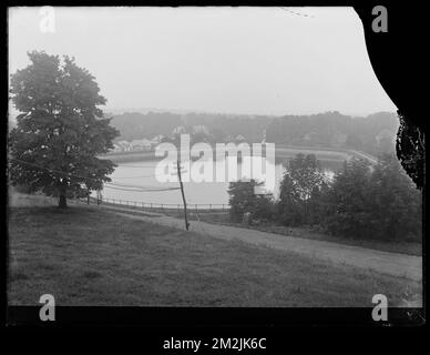 Distributionsabteilung, Southern High Service Waban Hill Reservoir, Elevation of Water 261,42, Newton, Massachusetts, 12. September 1919 Wasserwerke, Reservoirs, Wasserverteilungsstrukturen Stockfoto