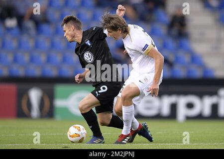 Der Forward Markus Rosenberg von Malmo FF und Sander Berge von Genk kämpfen um den Ball während des Spiels zwischen der belgischen Fußballmannschaft KRC Genk und dem schwedischen Verein Malmo FF in Genk, Donnerstag, den 20. September 2018, am ersten Tag der Gruppenbühne der UEFA Europa League. BELGA FOTO YORICK JANSENS Stockfoto