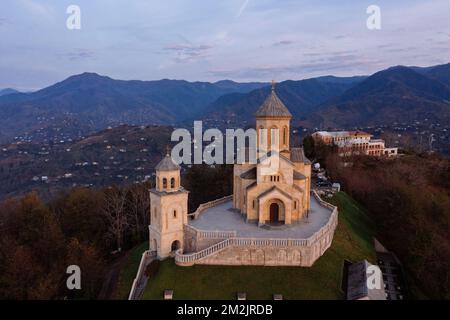 Heilige Dreifaltigkeitskirche, Sameba, Batumi Georgia, Draufsicht. Stockfoto