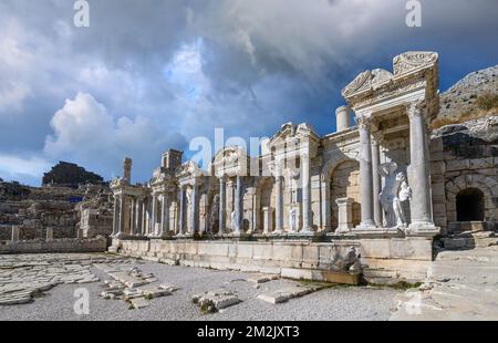 Sagalassos antike Stadt in der Nähe von Burdur, Türkei. Ruinen der oberen Agora in der römischen Stadt. Stockfoto