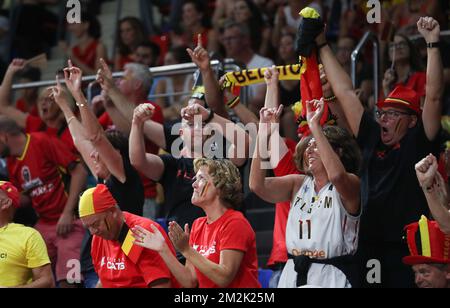 belgische Fans wurden während eines Basketballspiels zwischen der belgischen Nationalmannschaft „The Belgian Cats“ und den Vereinigten Staaten im Halbfinale der FIBA Frauen-Basketball-Weltmeisterschaft am Samstag, den 29. September 2018 in Teneriffa, Spanien, fotografiert. BELGA PHOTO VIRGINIE LEFOUR Stockfoto