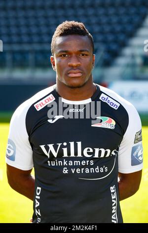 Oostende's goalkeeper Fabrice Ondoa poses for photographer at the 2018-2019 season photo shoot of Belgian first league soccer team KV Oostende, Monday 17 September 2018 in Oostende. BELGA PHOTO KURT DESPLENTER Stock Photo