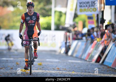 Der belgische Daan Soete feiert, als er die Ziellinie überquert und das männliche Elitenrennen des Cyclocross-Events „Rapencross“ in Lokeren gewinnt, dem vierten Rennen (von 8) im Wettbewerb „Brico Cross“ am Samstag, den 13. Oktober 2018. BELGA FOTO DAVID STOCKMAN Stockfoto