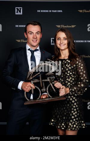Belgischer Yves Lampaert von Quick-Step-Böden und seine Freundin Astrid Demeulemeester, die während der Preisverleihung „Gala van de Flandrien 2018" für den besten belgischen Radfahrer der Radfahrsaison 2018, organisiert von der Zeitung „Het Nieuwsblad“, Dienstag, den 06. November 2018 in Oostende, fotografiert wurde. BELGA FOTO KURT DESPLENTER Stockfoto