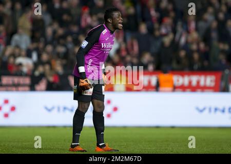 Oostends Torwart Fabrice Ondoa, der während des Spiels der Jupiler Pro League zwischen dem Royal Antwerpen FC und KV Oostende am Freitag, den 09. November 2018 in Antwerpen am 15.. Tag der belgischen Fußballmeisterschaft „Jupiler Pro League“ von 2018 bis 2019 fotografiert wurde. BELGA FOTO KRISTOF VAN ACCOM Stockfoto