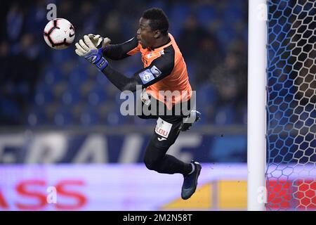 Oostends Torwart Fabrice Ondoa in Aktion während des Fußballspiels zwischen KRC Genk und KV Oostende, Sonntag, den 16. Dezember 2018 in Genk, am 19.. Tag der belgischen Fußballmeisterschaft „Jupiler Pro League“, 2018-2019. BELGA FOTO YORICK JANSENS Stockfoto